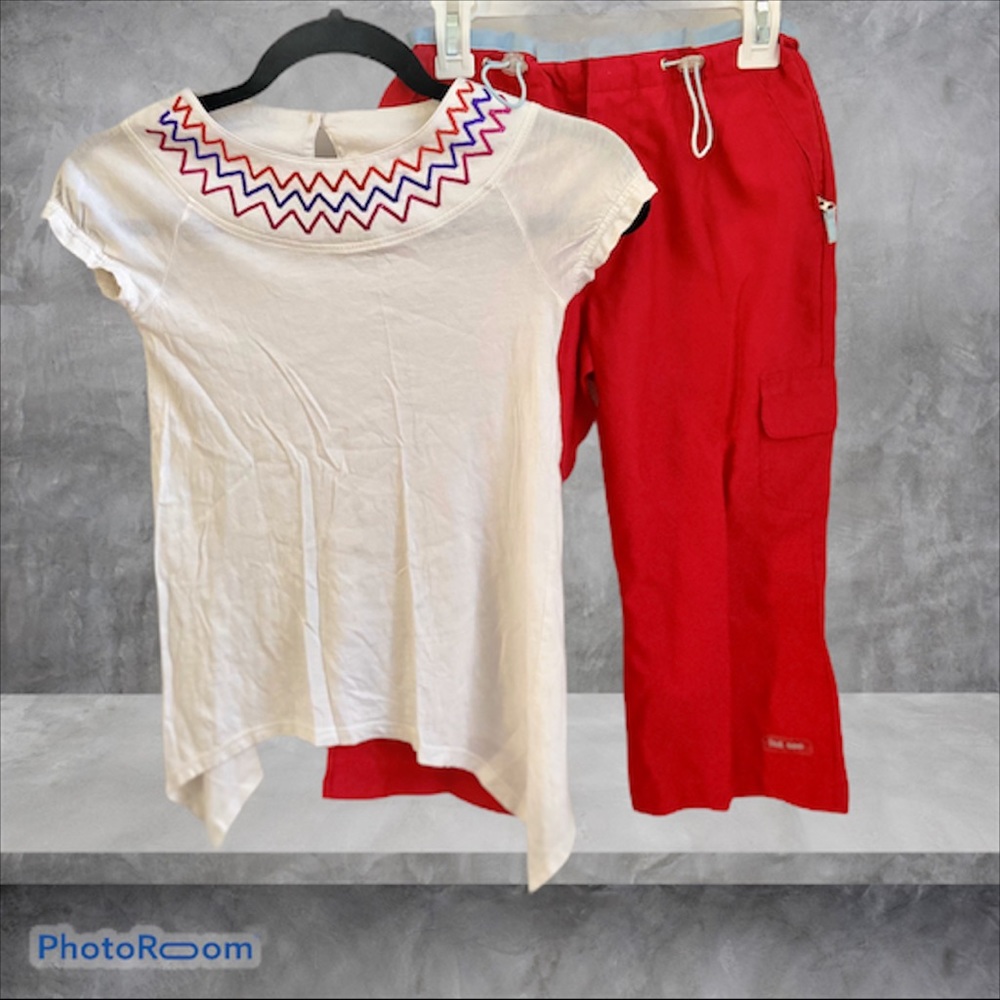Sporty & Stylish Capri Pant Outfit: 10/12
